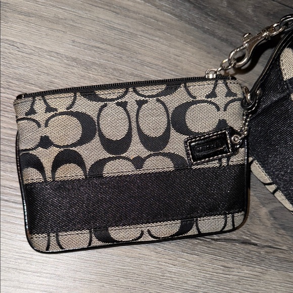 COACH Signature Vintage Demi Monogram Shoulder Bag with Matching Wristlet - Picture 2 of 5